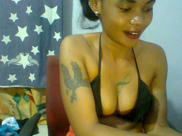 Prettie-brownskin live cam on BongaCams