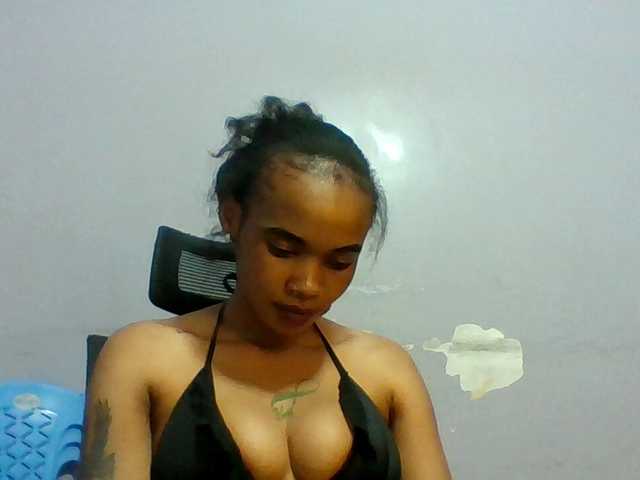 Prettie-brownskin live cam on BongaCams