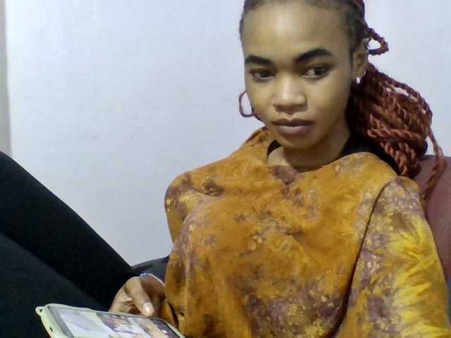 Prettie-brownskin live cam on BongaCams
