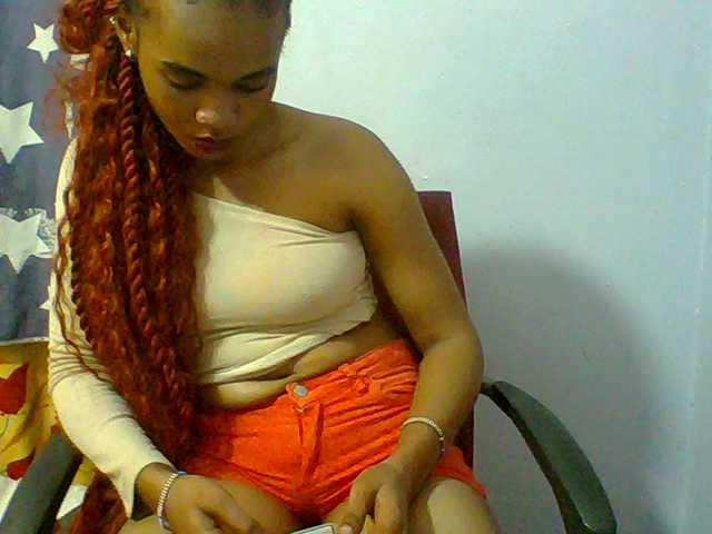 Prettie-brownskin live cam on BongaCams