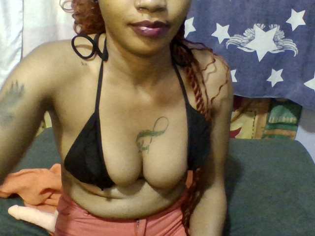 Prettie-brownskin live cam on BongaCams