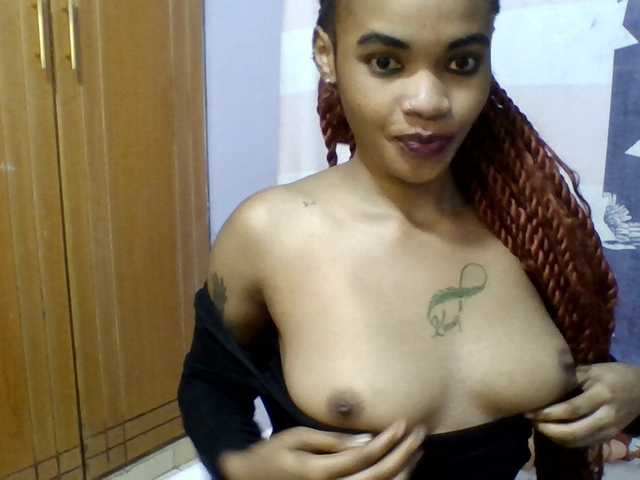 Prettie-brownskin live webcam show
