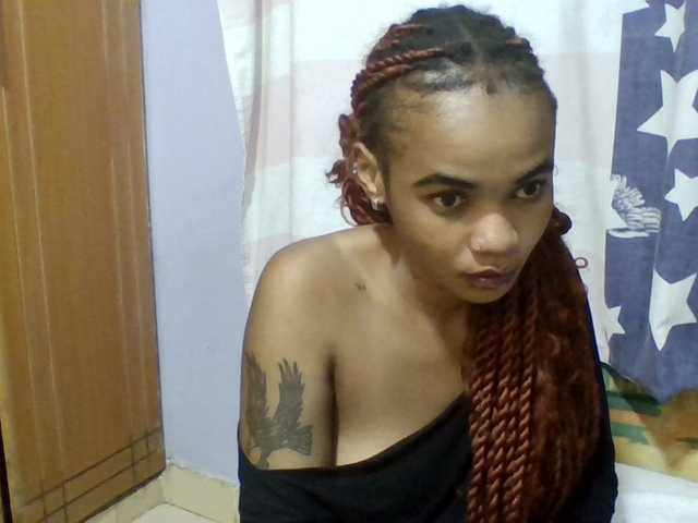 Prettie-brownskin live cam on BongaCams