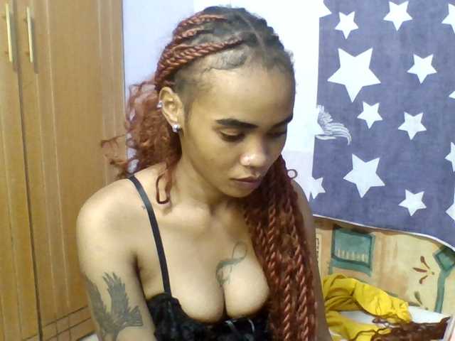 Prettie-brownskin live cam on BongaCams