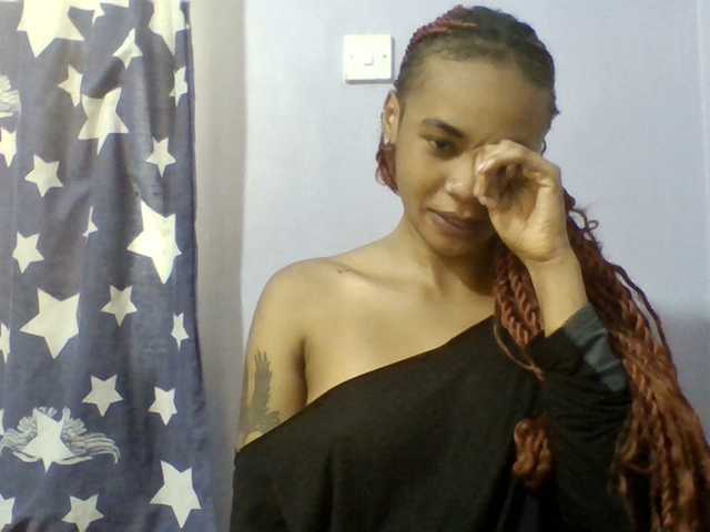 Prettie-brownskin live cam on BongaCams