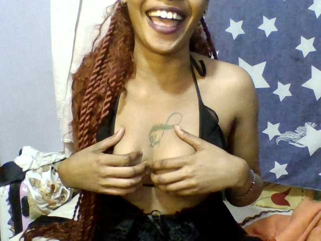 Prettie-brownskin live cam on BongaCams