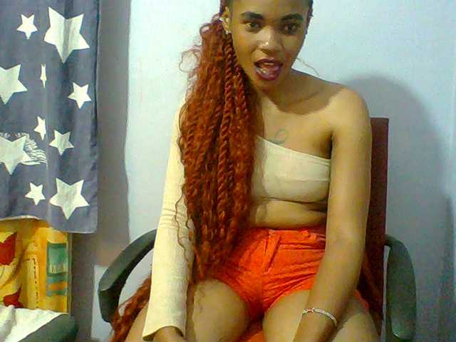 Prettie-brownskin live cam on BongaCams