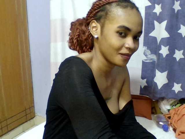 Prettie-brownskin live webcam show