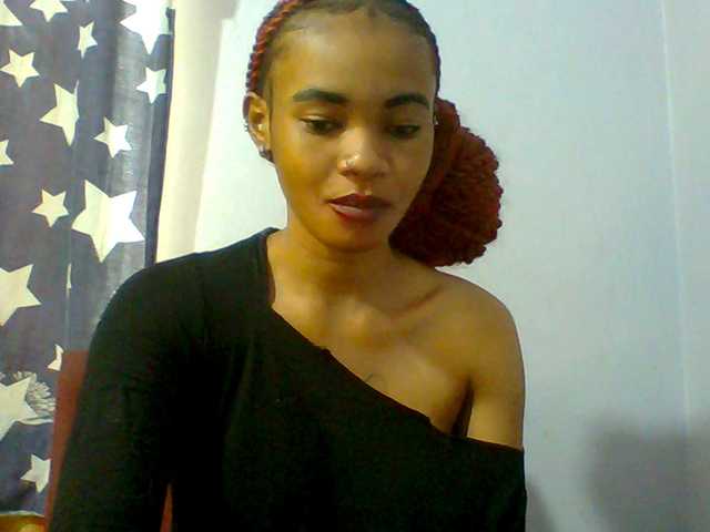 Prettie-brownskin live cam on BongaCams