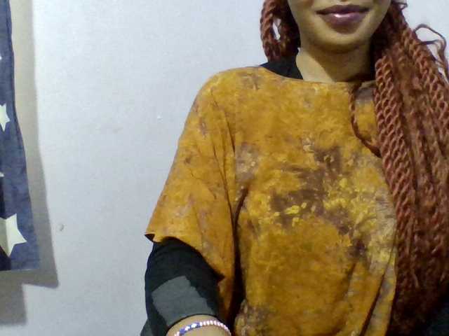 Prettie-brownskin live webcam show