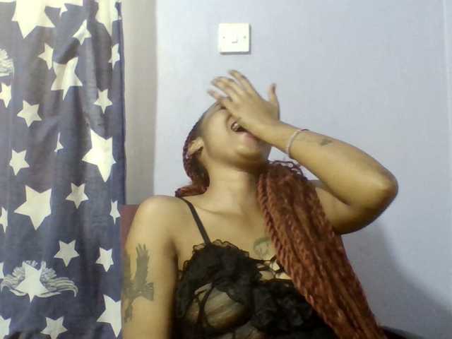 Prettie-brownskin live cam on BongaCams