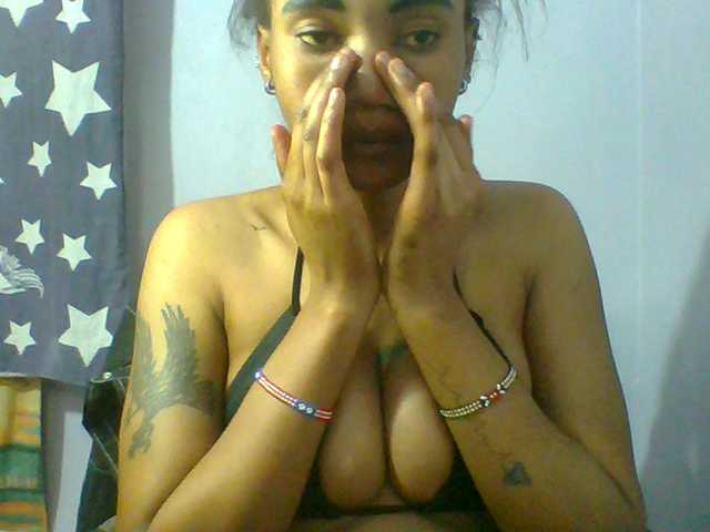 Prettie-brownskin live cam on BongaCams