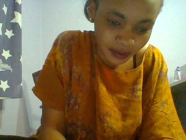 Prettie-brownskin live cam on BongaCams