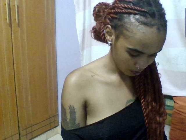 Prettie-brownskin live cam on BongaCams