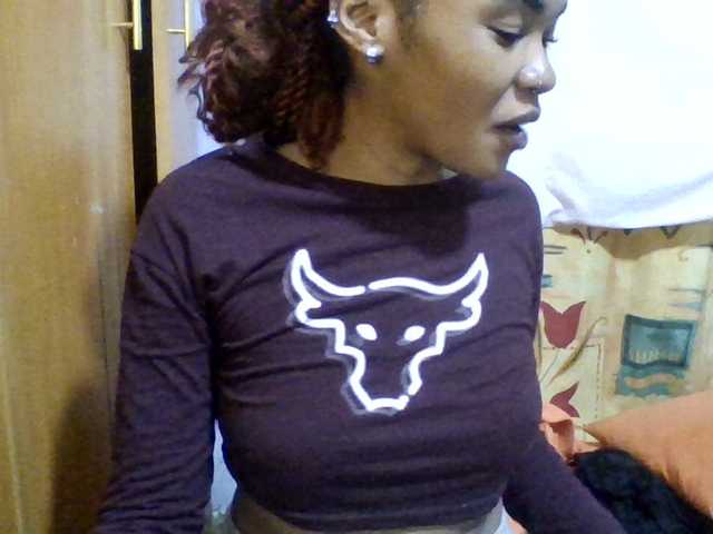 Prettie-brownskin live cam on BongaCams