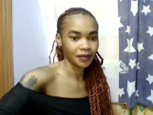 Prettie-brownskin live cam on BongaCams