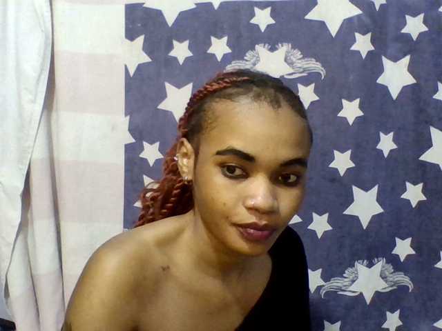 Prettie-brownskin live webcam show