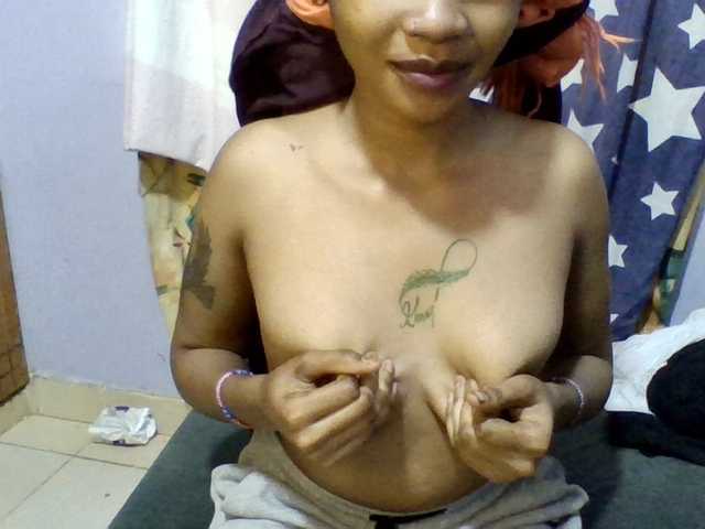 Prettie-brownskin live webcam show