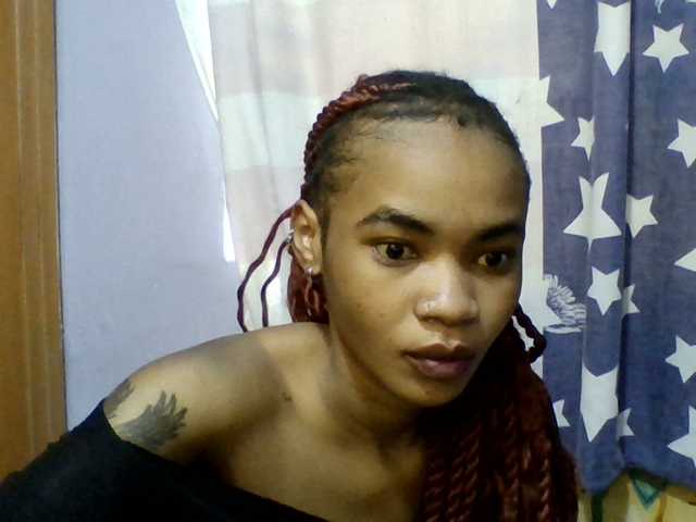 Prettie-brownskin live webcam show