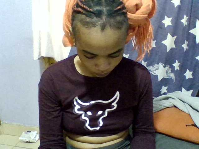 Prettie-brownskin live webcam show