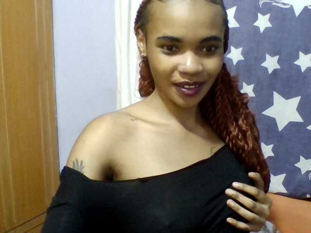 Prettie-brownskin live cam on BongaCams