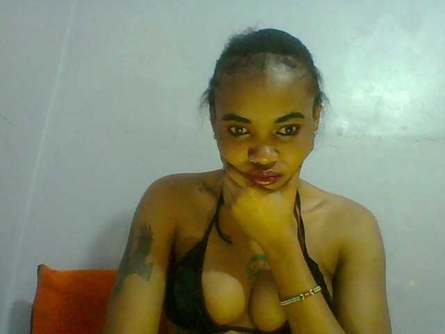 Prettie-brownskin live cam on BongaCams