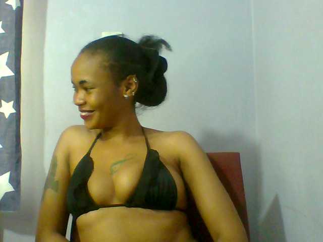 Prettie-brownskin live cam on BongaCams