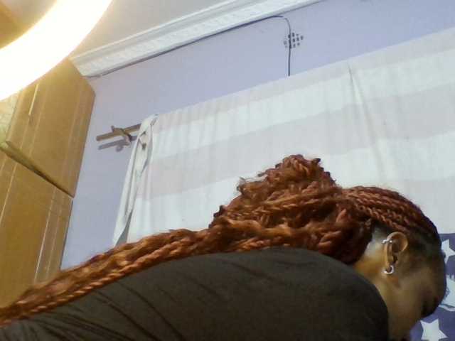 Prettie-brownskin live webcam show