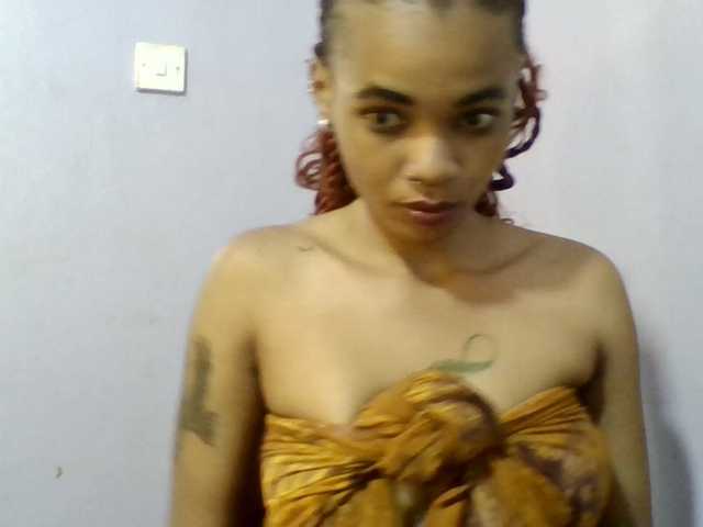Prettie-brownskin live cam on BongaCams
