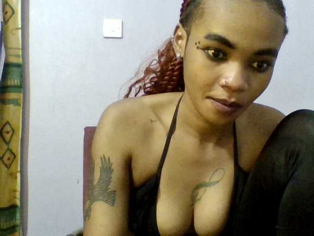 Prettie-brownskin live webcam show
