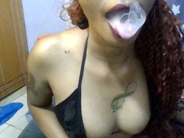 Prettie-brownskin live cam on BongaCams