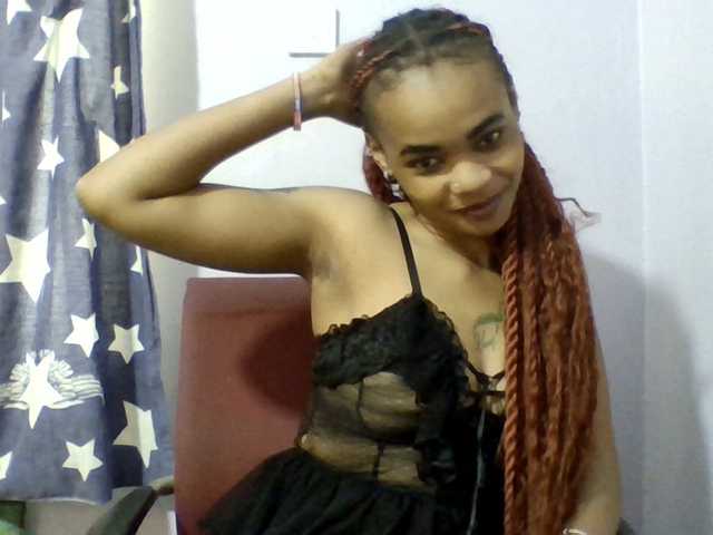 Prettie-brownskin live cam on BongaCams
