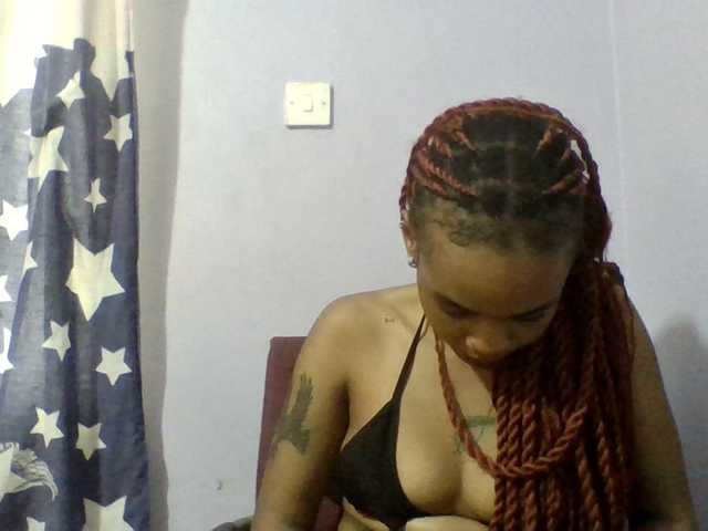 Prettie-brownskin live cam on BongaCams