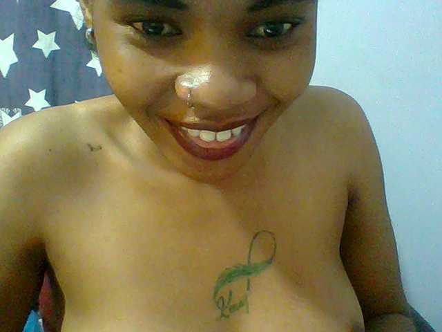 Prettie-brownskin live cam on BongaCams