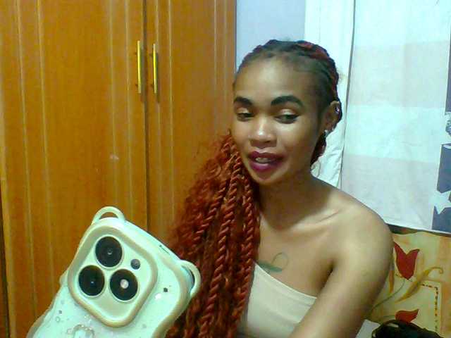 Prettie-brownskin live cam on BongaCams