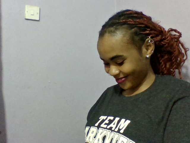 Prettie-brownskin live cam on BongaCams