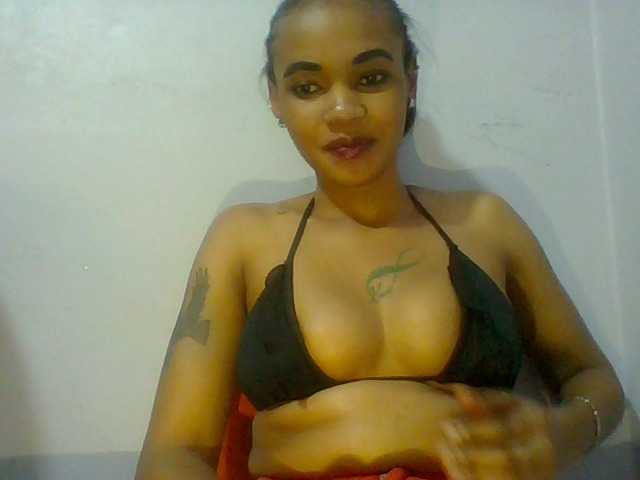 Prettie-brownskin live cam on BongaCams