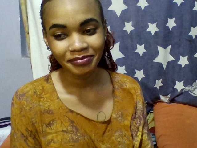 Prettie-brownskin live cam on BongaCams
