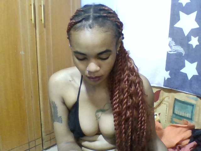 Prettie-brownskin live cam on BongaCams