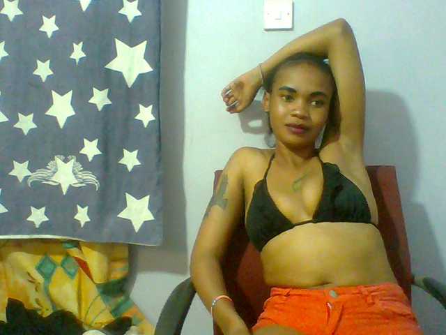 Prettie-brownskin live cam on BongaCams