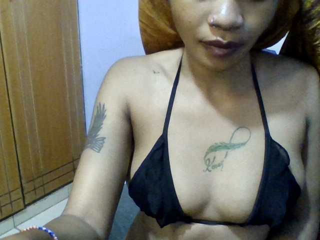 Prettie-brownskin live cam on BongaCams