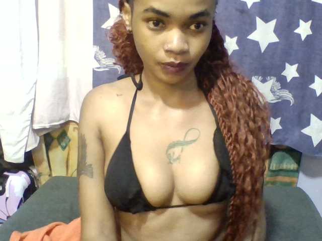 Prettie-brownskin live cam on BongaCams