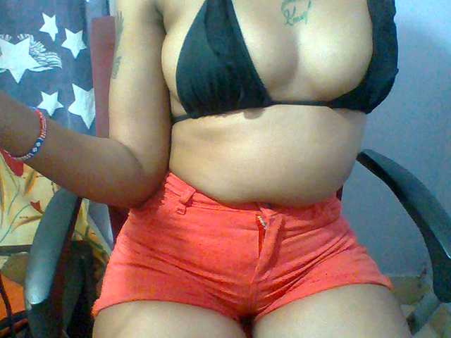 Prettie-brownskin live cam on BongaCams