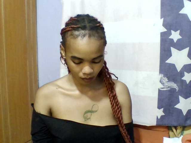Prettie-brownskin live cam on BongaCams