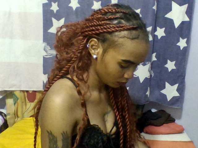 Prettie-brownskin live cam on BongaCams