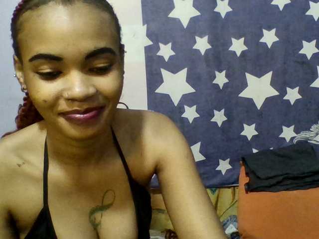 Prettie-brownskin live cam on BongaCams