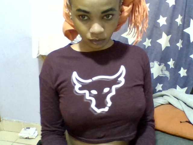 Prettie-brownskin live cam on BongaCams