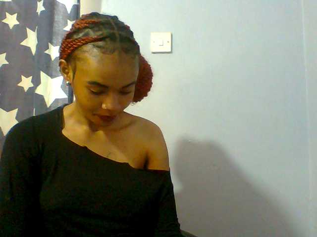 Prettie-brownskin live cam on BongaCams