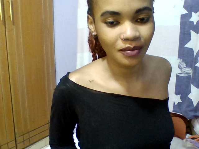 Prettie-brownskin live webcam show