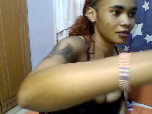 Prettie-brownskin live cam on BongaCams